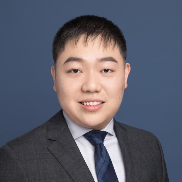 宏泰配资 美国周一再遭股债汇“三杀”！特朗普步步紧逼，鲍威尔何去何从